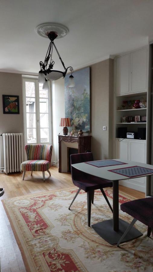 Suprematisme Appartement De Prestige Vierzon Eksteriør bilde
